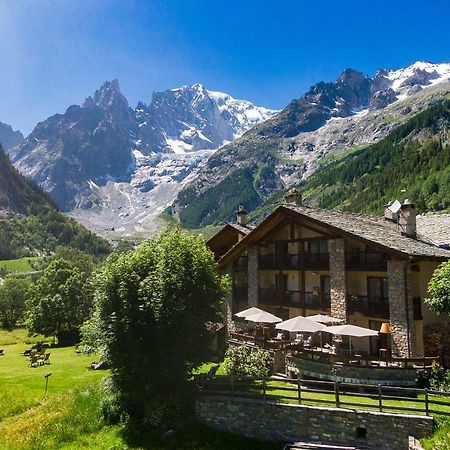 Auberge De La Maison Courmayeur Bagian luar foto
