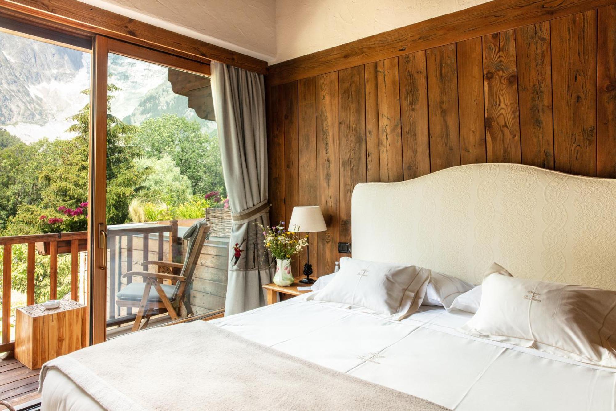 Auberge De La Maison Courmayeur Bagian luar foto