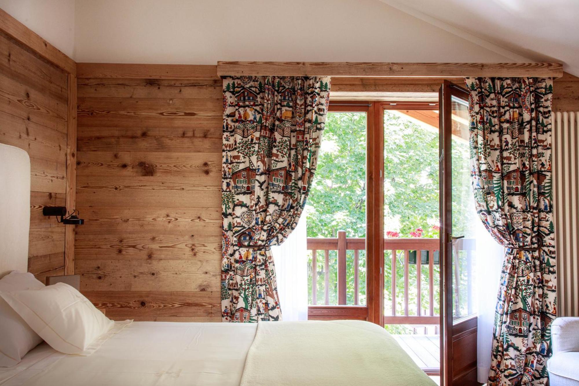 Auberge De La Maison Courmayeur Bagian luar foto