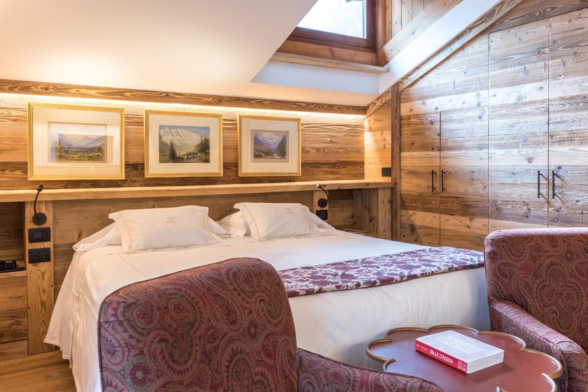Auberge De La Maison Courmayeur Bagian luar foto
