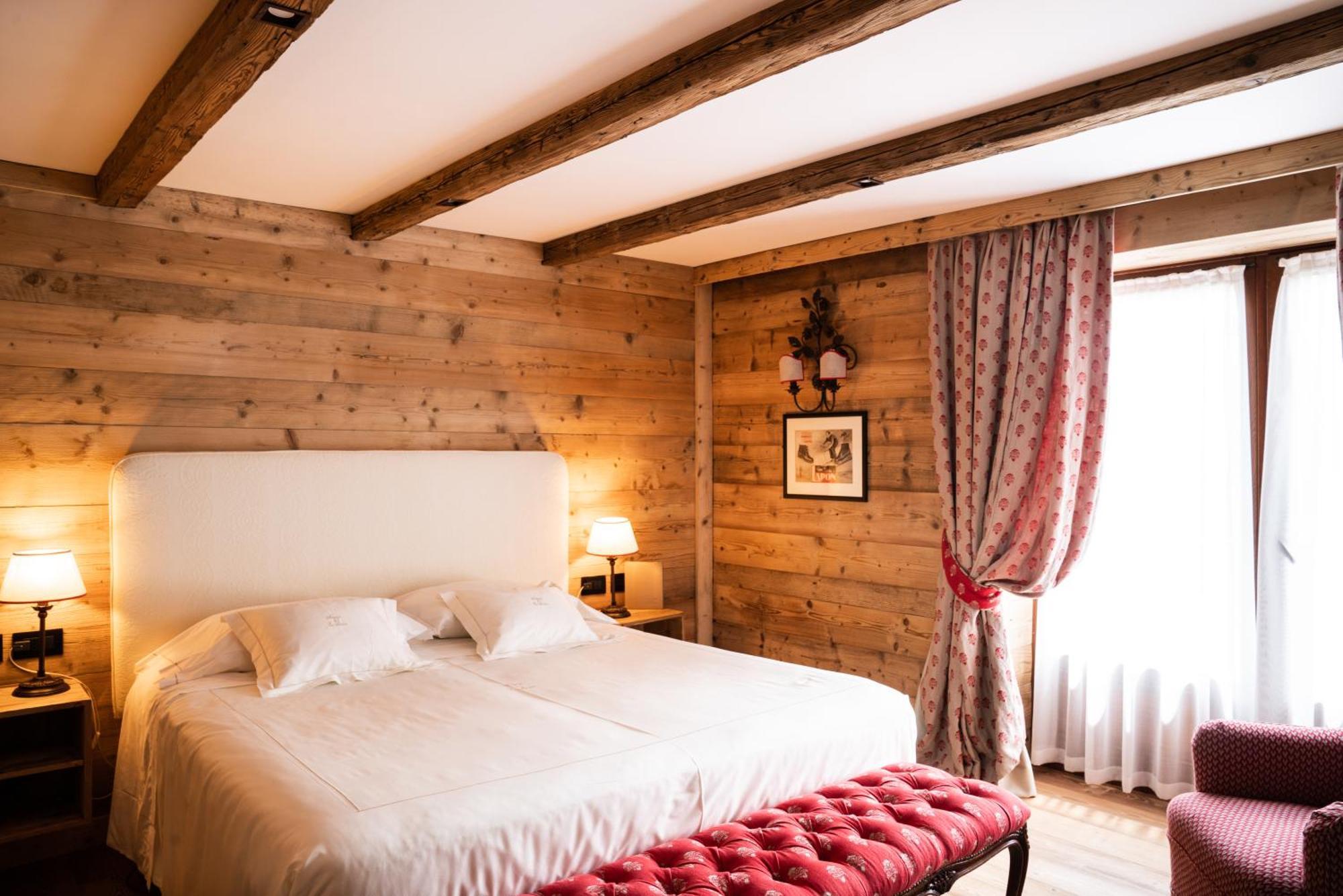 Auberge De La Maison Courmayeur Bagian luar foto