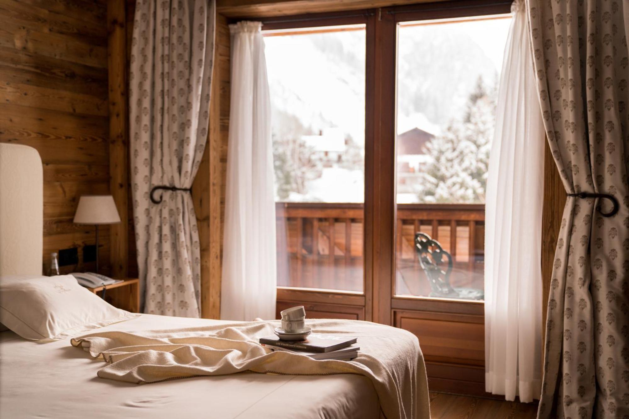 Auberge De La Maison Courmayeur Bagian luar foto
