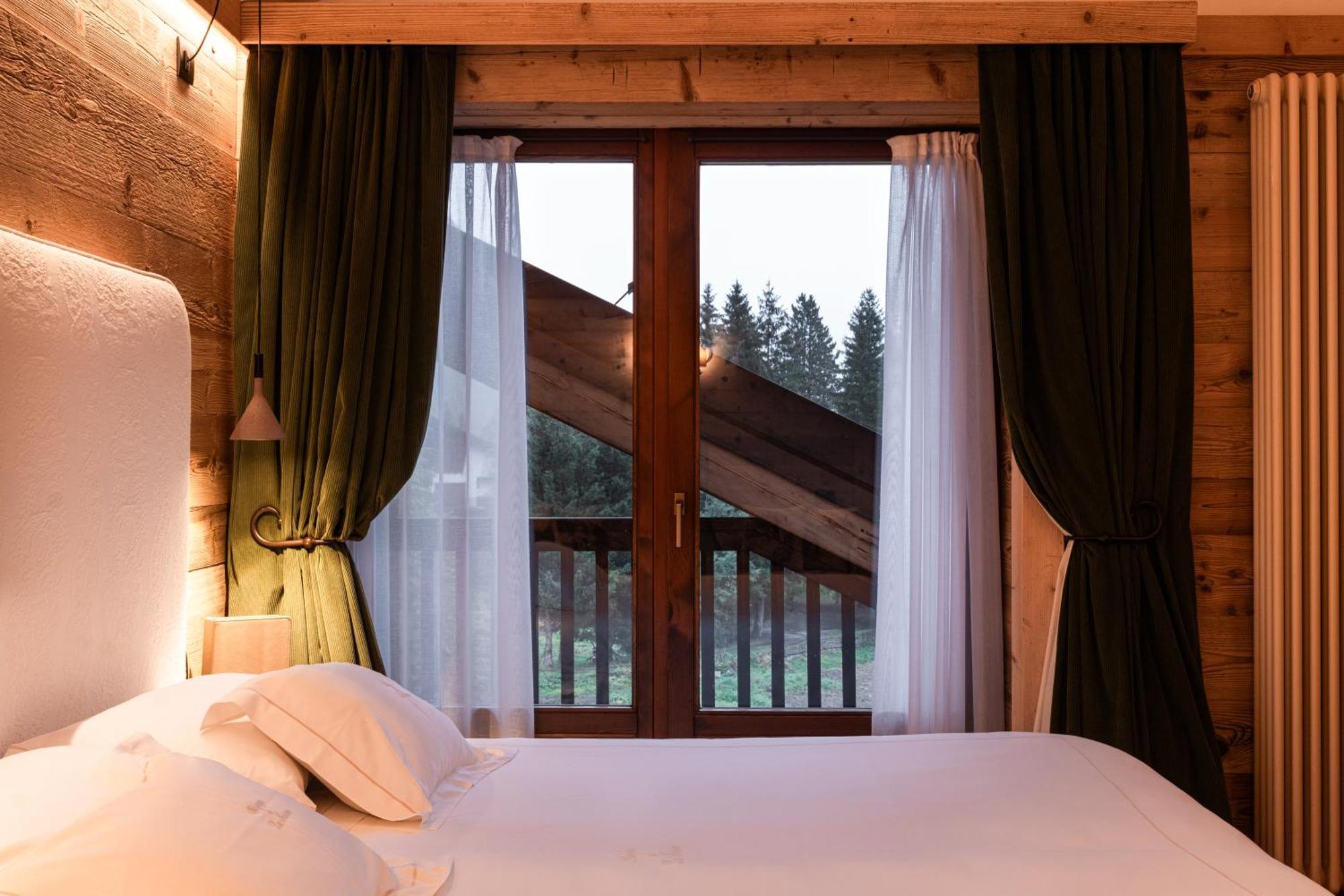 Auberge De La Maison Courmayeur Bagian luar foto
