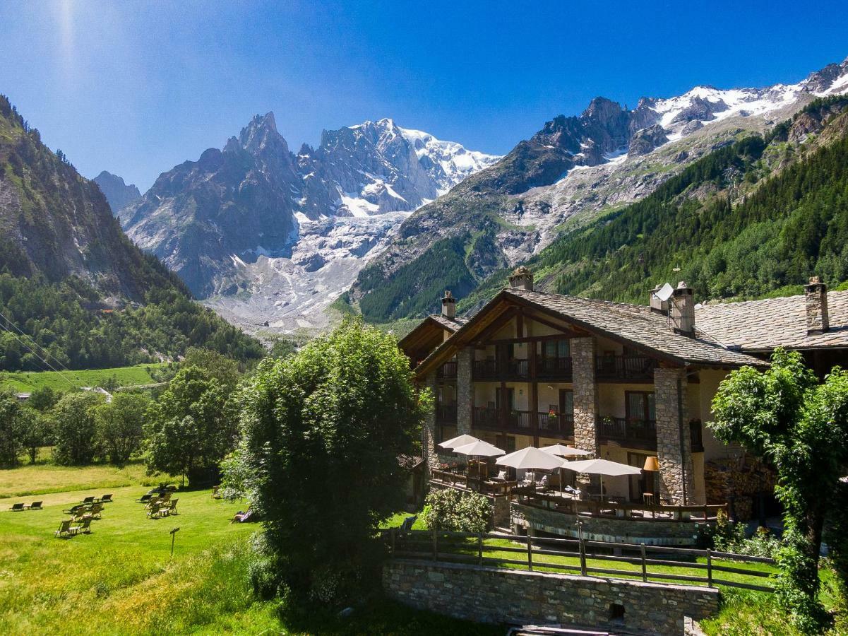 Auberge De La Maison Courmayeur Bagian luar foto